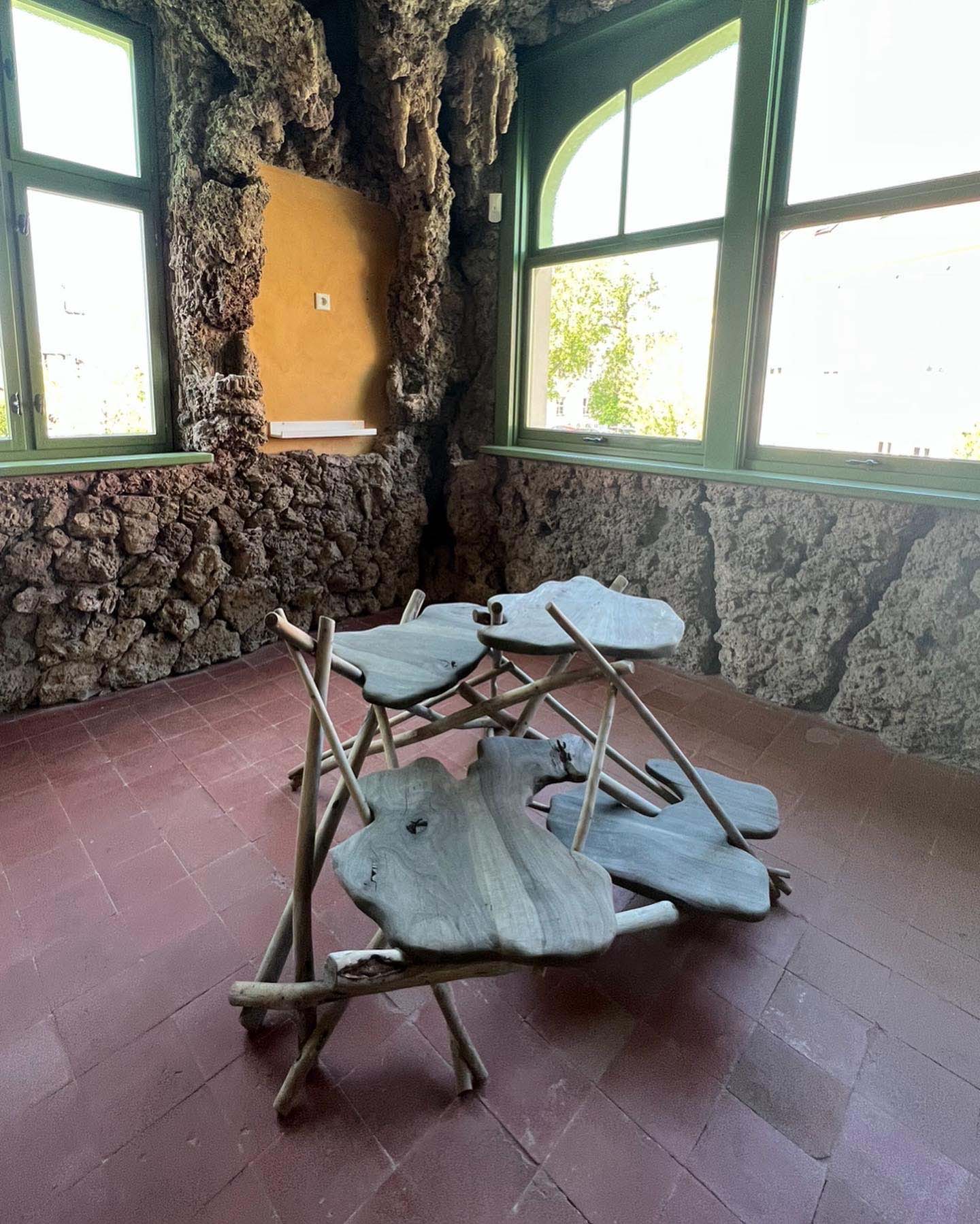 An image of Organic Table